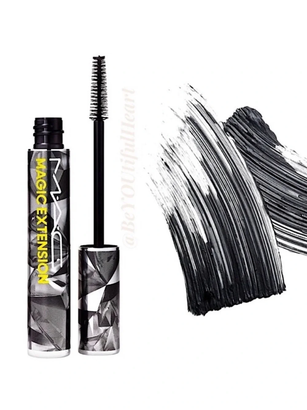 MAC Cosmetics Magic Extension 5mm Fibre Mascara in Extensive Black  11 ml
